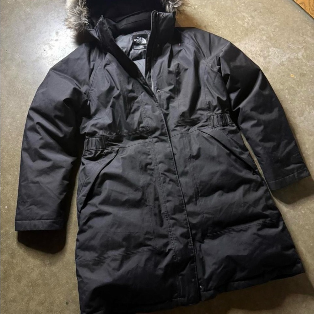 The North Face Women's Black Hyvent Parka